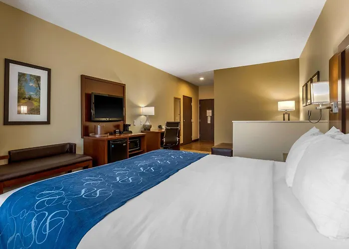 Comfort Suites Cedar Falls Industrial Park