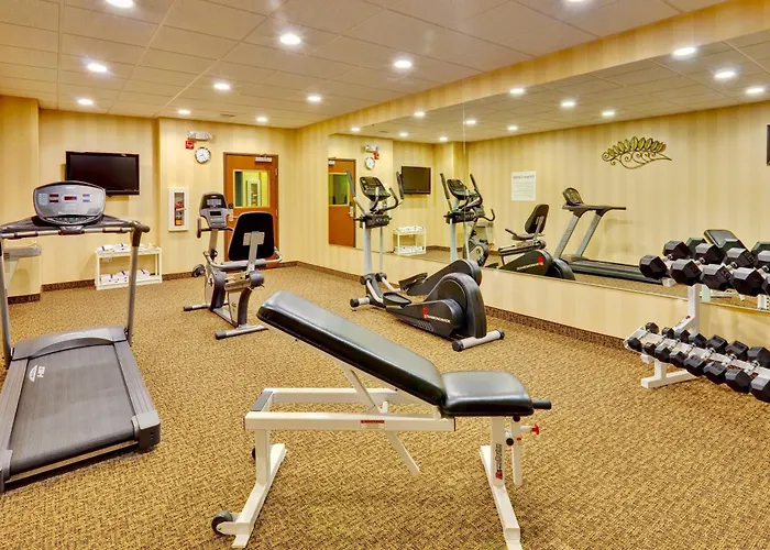 Holiday Inn Express Hotel & Suites Byram By Ihg