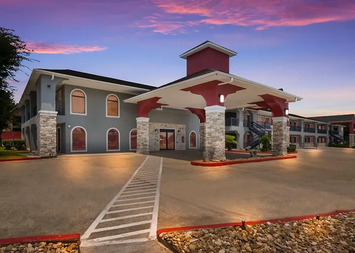 Clarion Pointe Huntsville West
