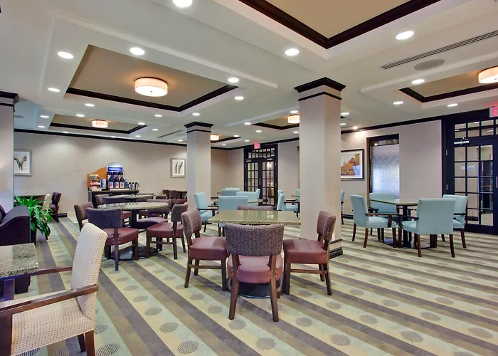 Holiday Inn Express & Suites Ottawa West - Nepean By Ihg