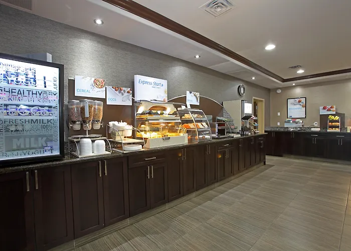 Holiday Inn Express Hotel & Suites Vernon By Ihg