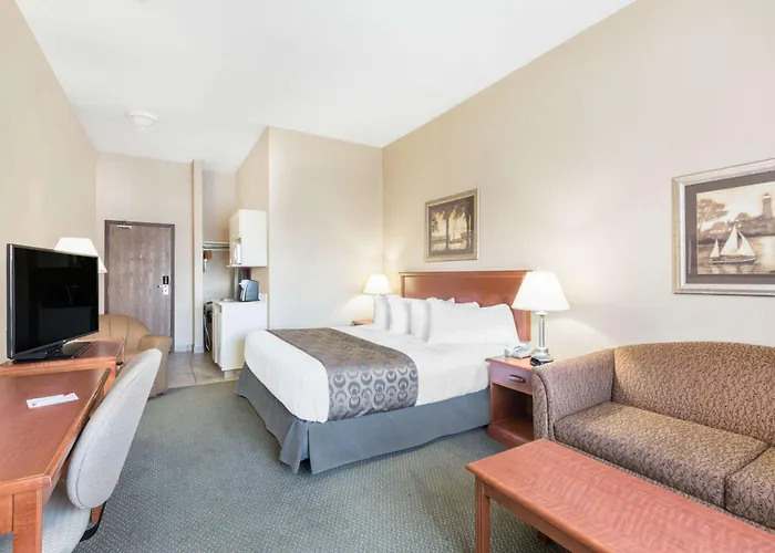 Ramada By Wyndham Clairmont/Grande Prairie
