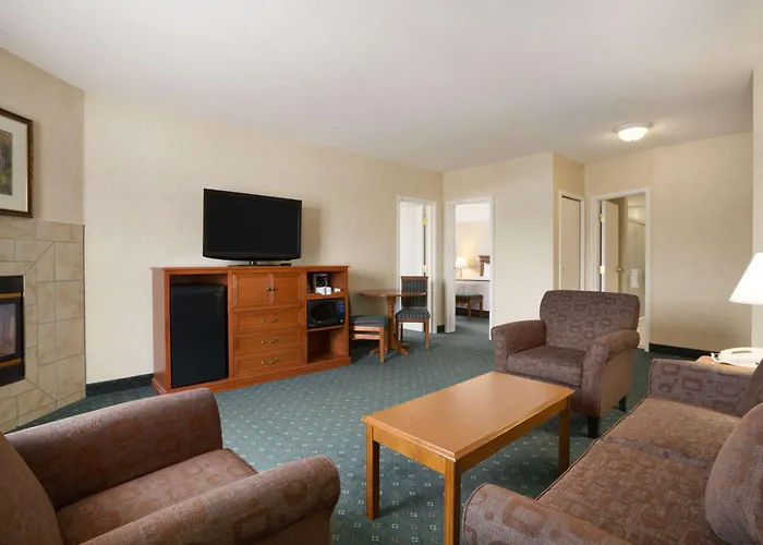 Travelodge By Wyndham Strathmore