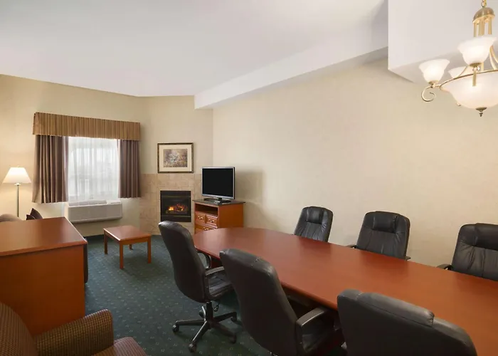Travelodge By Wyndham Strathmore