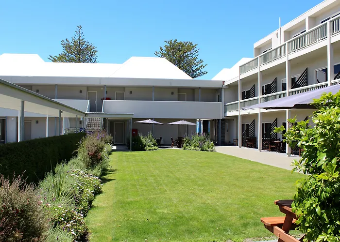 The White Morph Motels