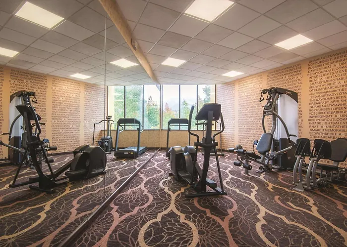Mountain Valley Inn & Suites