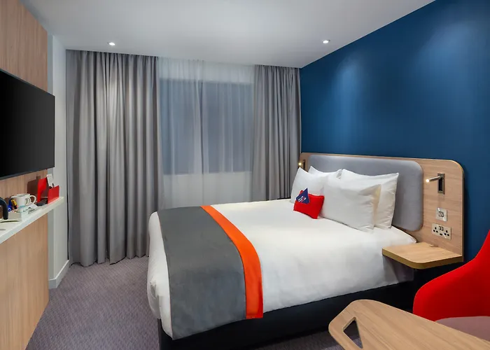 Holiday Inn Express - London Heathrow T4 By Ihg