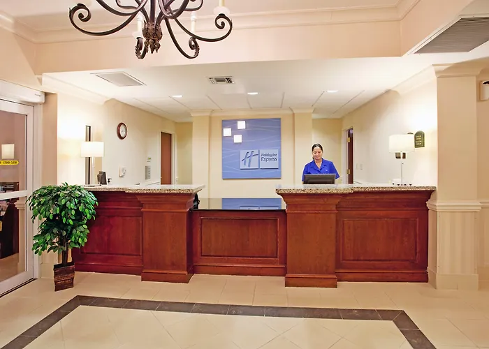 Holiday Inn Express & Suites Camden-I20