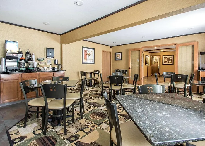 Quality Inn & Suites Decorah