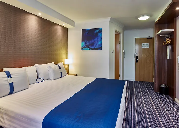 Holiday Inn Express Glenrothes By Ihg