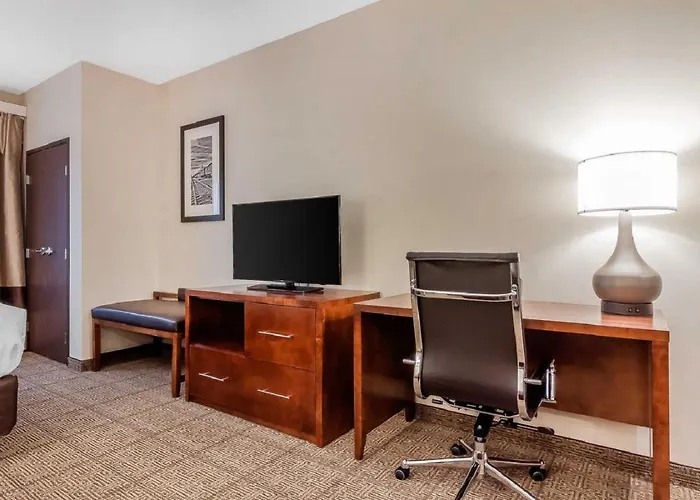 Comfort Suites