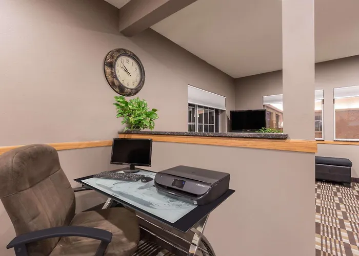Super 8 By Wyndham Carroll/East