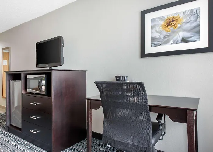 Quality Inn & Suites Brownsburg - Indianapolis West