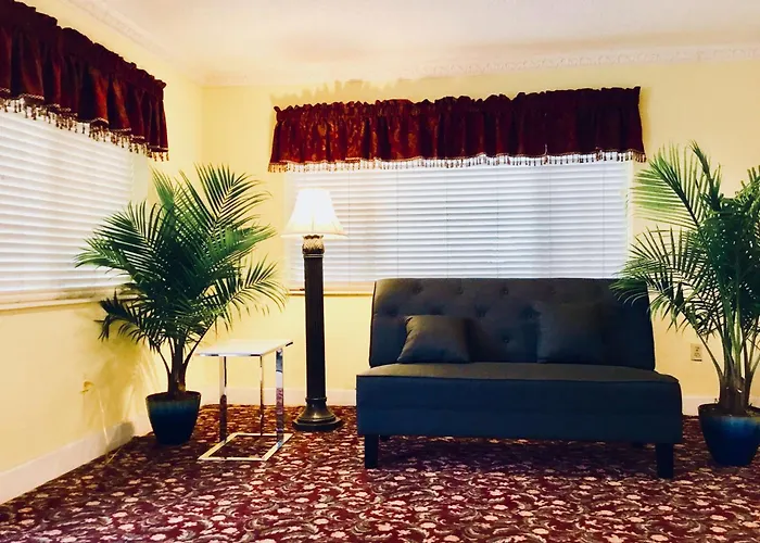 Days Inn By Wyndham Lake Village