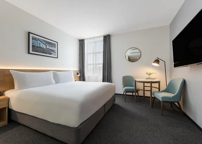 Oaks Wellington Hotel