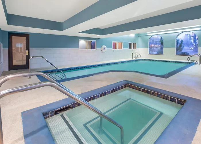Holiday Inn Express Hotel & Suites Bishop By Ihg