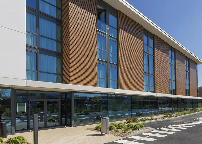 Hotel Roi Soleil Prestige Plaisir - St Quentin