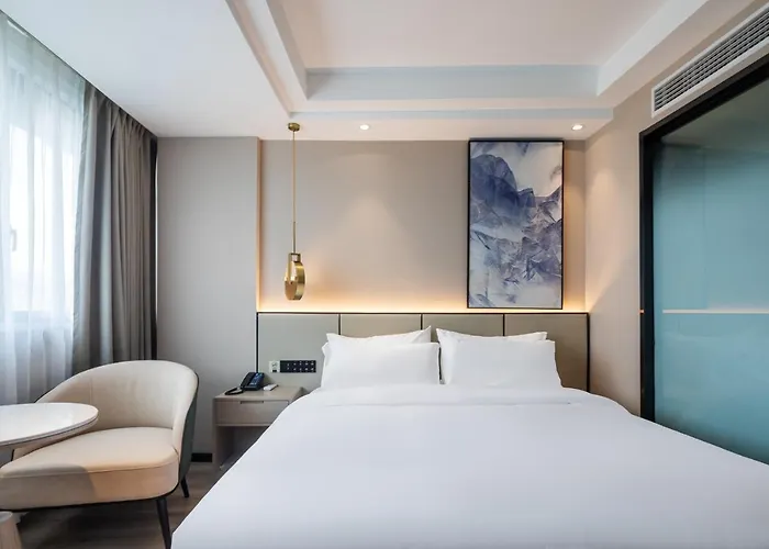 Xinhuating Business Hotel