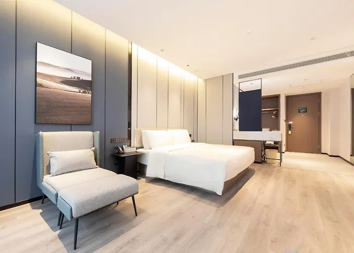 Atour Hotel Zhengzhou East Station Longzi Lake