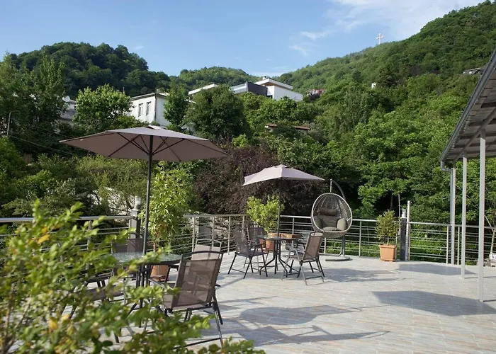 Nira Hotel