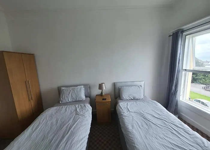 Highlander Hotel