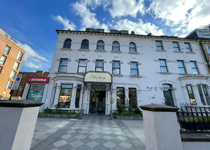 Pembury Hotel At Finsbury Park Londra