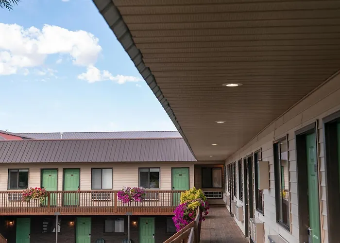 Riviera Motor Lodge