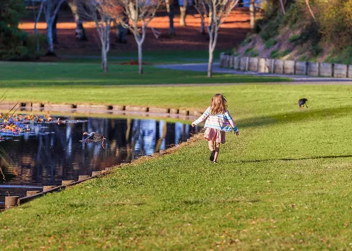 Hidden Lake Hotel & Apartments