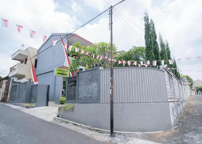 Urbanview Hotel Bubusini Batu By Reddoorz