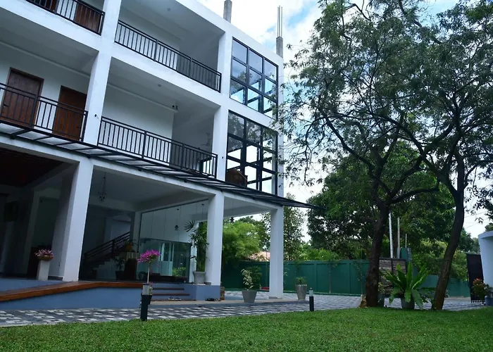 Eden Grand