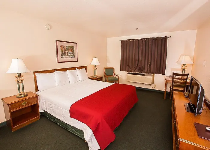 Village Inn & Suites Marysville