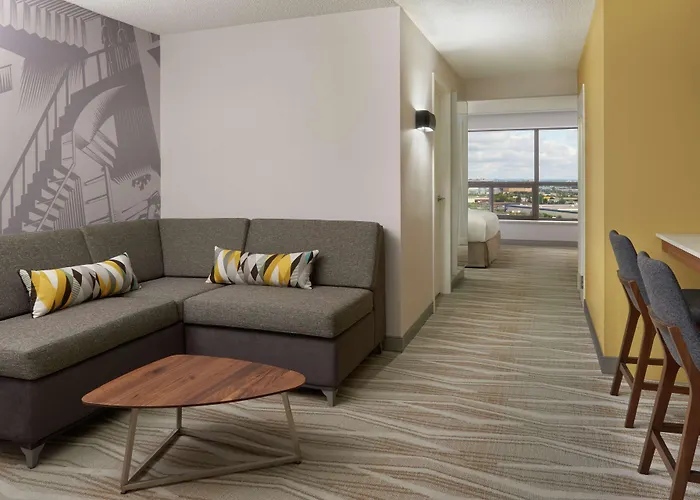 Hilton Toronto Airport Hotel & Suites