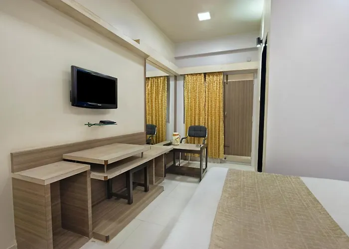 Mannars Deluxe Lodge