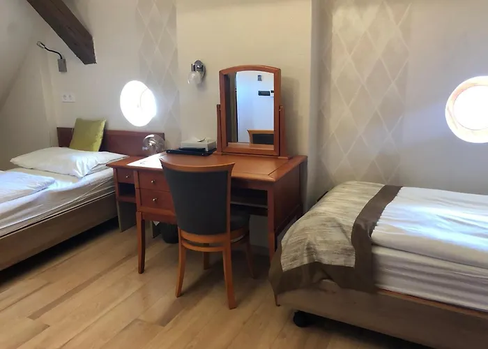 Gizella Hotel And Restaurant