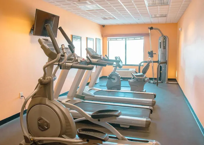Comfort Inn & Suites Grand Forks Near Alerus Center
