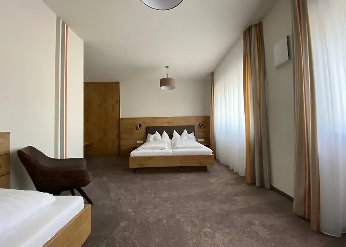 Hotel-Pension Scharl am Maibaum