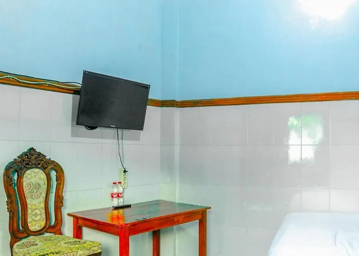 Hp Residence Mitra Reddoorz Near Alun Alun Kediri