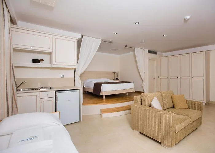 Almiriki Chios Rooms & Apartments