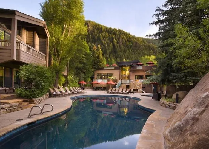 Aspen Downtown Luxury: 3-Bedroom with Pool, Hot Tubs & Game Room
