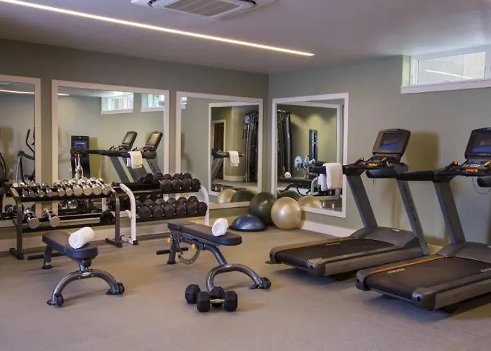 Aspen Downtown Luxury: 3-Bedroom with Pool, Hot Tubs & Game Room