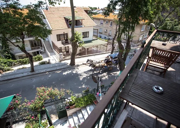 Bueyuekada Anastasia Meziki History Mansion