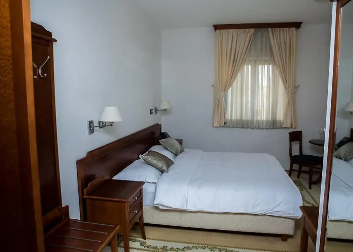 Hotel Hum