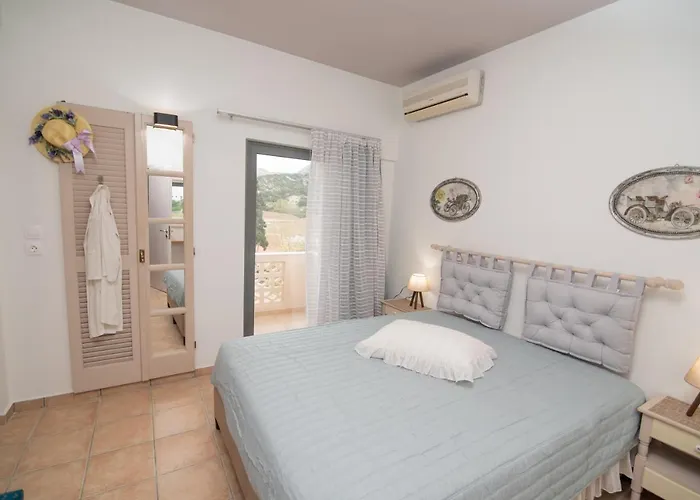 Tsaner Apartment And Rooms