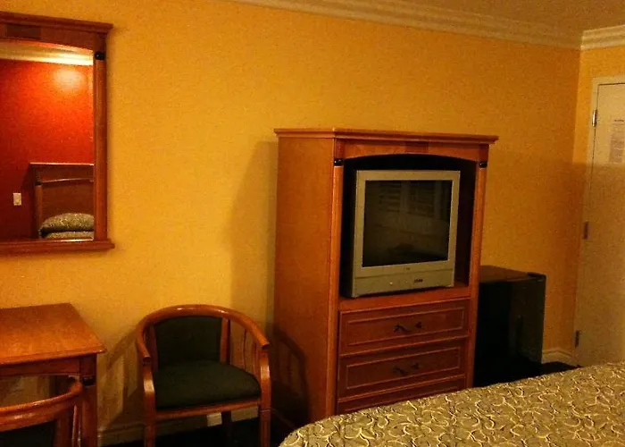 Scottish Inns Maywood