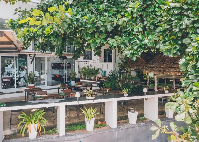 Chill Inn Lamai Hostel & Beach Cafe