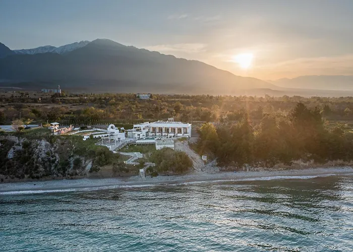 Akrotiri Olympus Luxury Suites - Adults Only