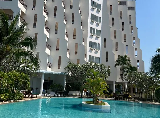 Sea Sand Sun Condominium With All The Refinements