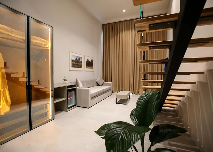 Toto Hotel & Apartments
