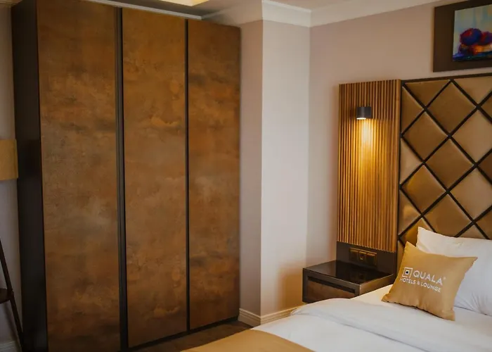 Quala Hotels & Lounge
