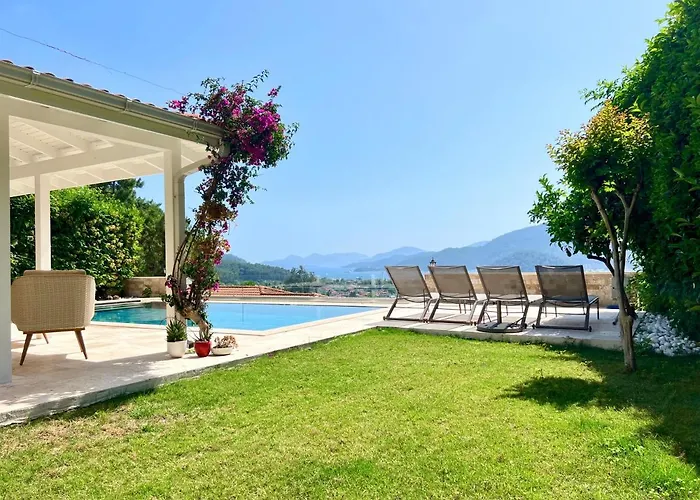 Villa Paradaise Is Magnificent Villa With Sea View And Infinity Pool